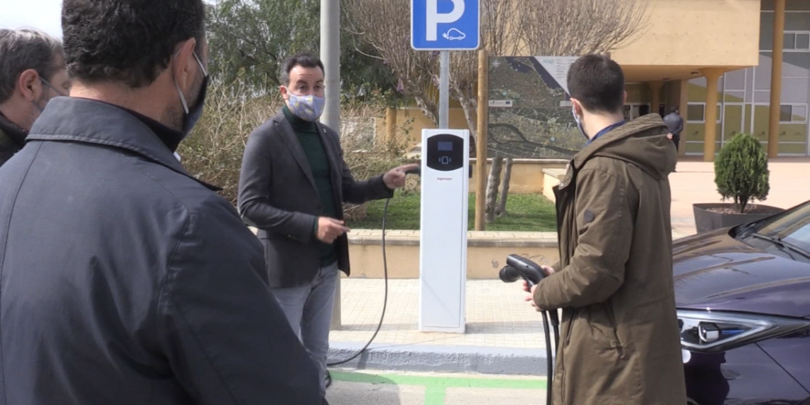 Deltebre i Renault col·laboren per fomentar l’ús del vehicle elèctric