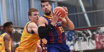 El Barça B de Jaume Sorolla supera al Menorca i lidera la general