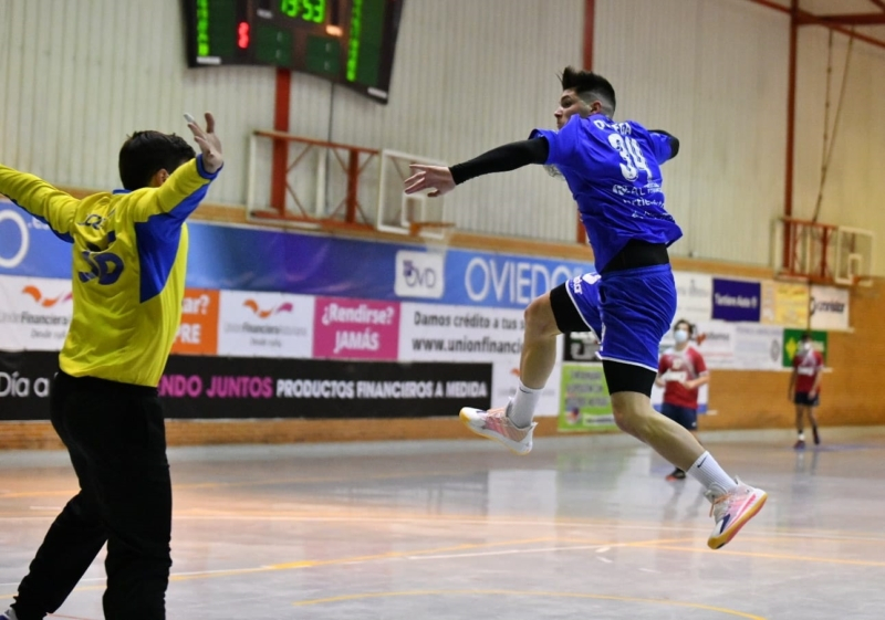 El Base Oviedo de Toni Malla recupera el liderat de la Primera Nacional (Grup B)