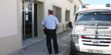 El jutjat de Tortosa rectifica i jutjarà l’exdirector de la secció de crèdit de l’Aldea, Enric Sabater