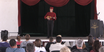 Poble Nou treu l’art fora dels patis