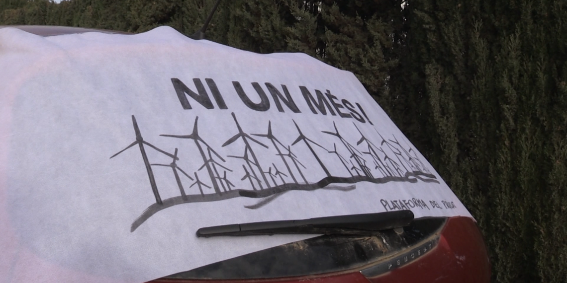 Terra Alta Viva organitza una marxa lenta de vehicles en protesta per la massificació eòlica