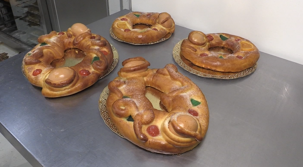 Més de 500 quilos de manjoies s’elaboraran en una pastisseria de la Sénia aquesta Pasqua