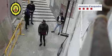 Desmantellen un punt de venda de droga al barri de Santa Clara de Tortosa