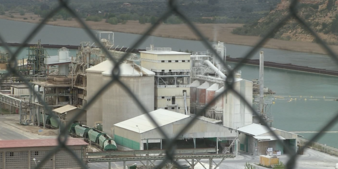 Ercros construirà un parc solar a Flix i estudia una planta de producció d’hidrogen verd