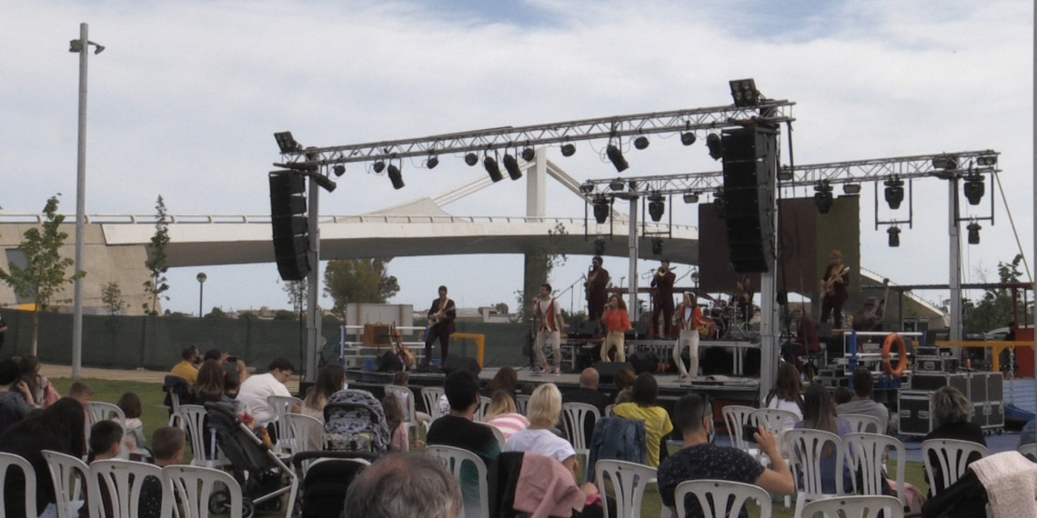 Arriba ‘Mou el Cos’ el concert tan esperat de Dàmaris Gelabert a Deltebre