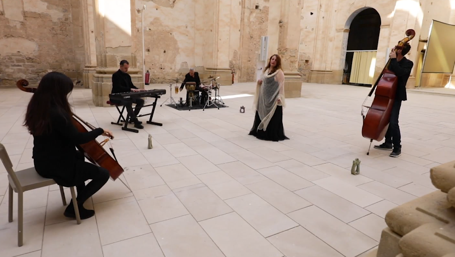 ‘Aigua, Cel i Terra’, el viatge sensitiu de Laura Garí que fusiona jota i jazz