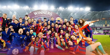 El Barça Femení, amb el gandesà Rafa Navarro com a segon entrenador, aixeca la seua primera Champions