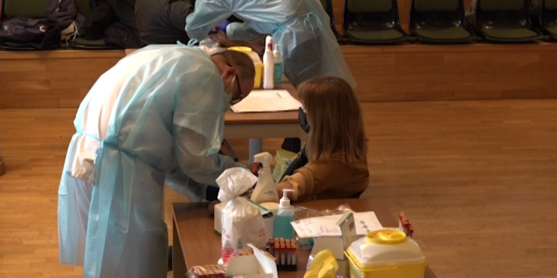 Més d’un 81% de veïns d’Ascó que han passat la covid mantenen els anticossos sis mesos després