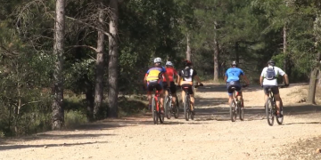 Arnes i Horta de Sant Joan regularan l’accés de vehicles als Ports amb aparcaments