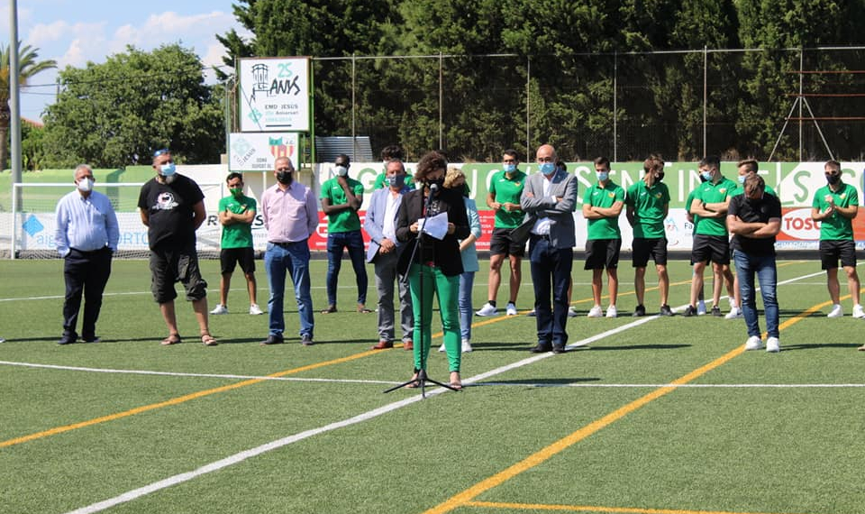 La nova gespa de la Santa Creu de Jesús, inaugurada