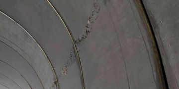 Territori talla la carretera entre Horta de Sant Joan i Prat de Comte per reparar fissures al fals túnel