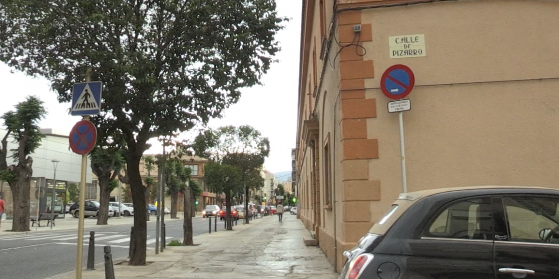 Alumnes de l’institut Dertosa estudien la nomenclatura dels carrers de Ferreries i el seu passat franquista