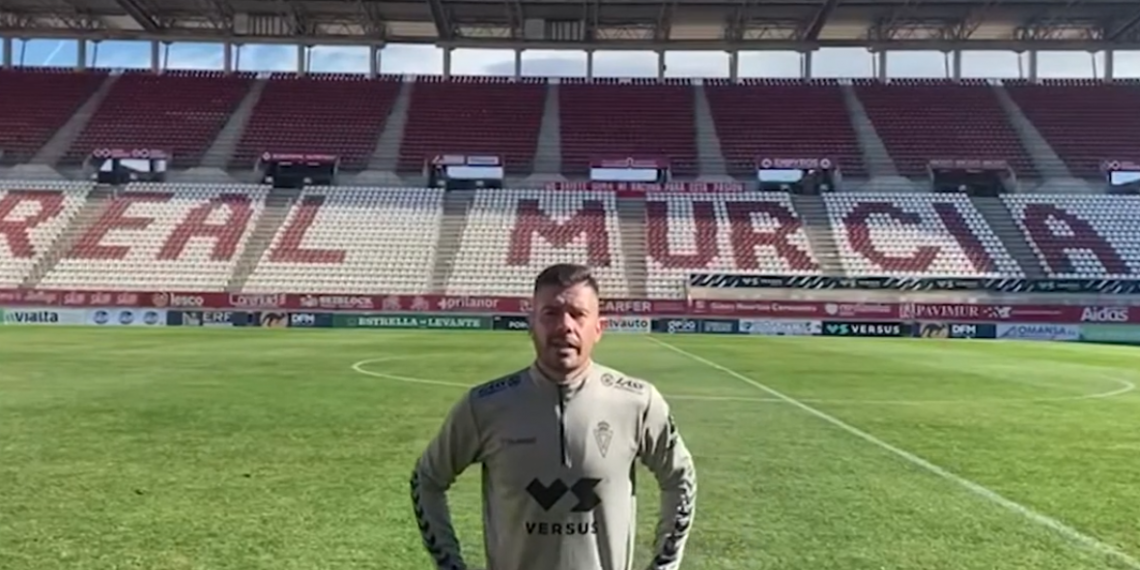 El Real Murcia C.F. informa de la no continuïtat del jugador tortosí Víctor Curto