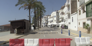 Alcanar comença a limitar la circulació de vehicles de les Cases per fomentar la mobilitat de peatons