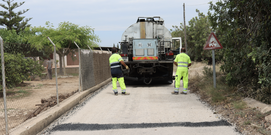 L’Aldea millora els camins de Lligallo de Vidre i de les Escoles de l’Hostal