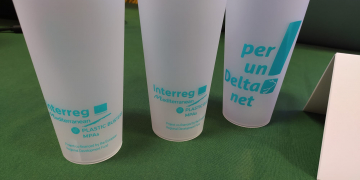 Una prova pilot vol reduir els gots de plàstics d’un sol ús al Delta de l’Ebre