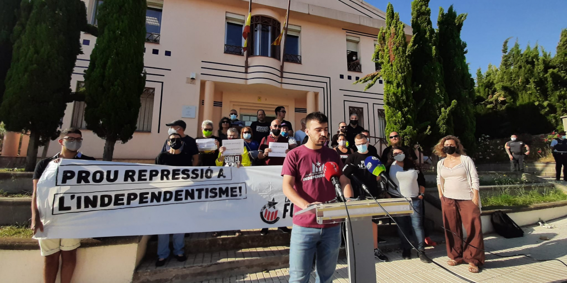 Un jove de Móra d’Ebre declara per ultratge a la bandera espanyola al jutjat de Gandesa