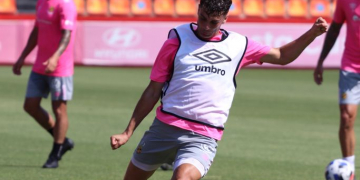 Pol Prats, titular en l’amistós entre el Barça i el Nàstic que s’han emportat els de Koeman