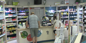 Les farmàcies ebrenques celebren poder vendre tests d’antígens sense recepta mèdica