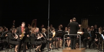 La Lira Ampostina presenta el nou director i posa el nom d’Octavi Ruiz a l’auditori