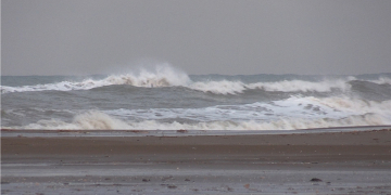 La barra del Trabucador torna a trencar-se pel temporal de mar