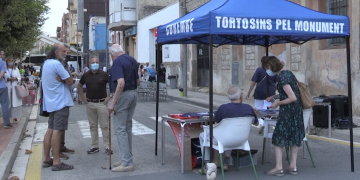 El Corembe celebra un berenar popular per captar socis i recursos pel monument