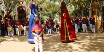 Tortosa estrena els gegantons Rufo i Rubí amb la “il·lusió” de promoure la cultura popular