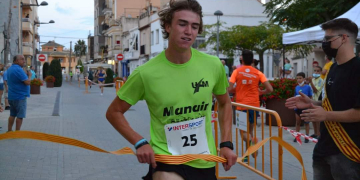 Arnau Blanch i Adelina Daraban guanyen la ‘Milla Urbana Jeroni Juan’ de Sant Jaume d’Enveja