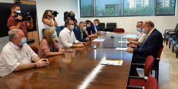 Representants del territori exposen el rebuig a la MAT al subdelegat del govern espanyol a Tarragona