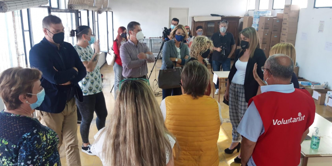 Voluntaris de Tortosa posen en marxa una recollida de material per a la Palma