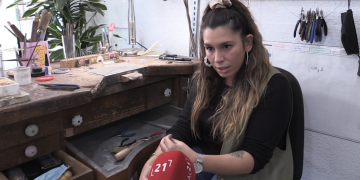 Orfebre per un dia, l’aposta d’un nou taller de joieria a Tortosa