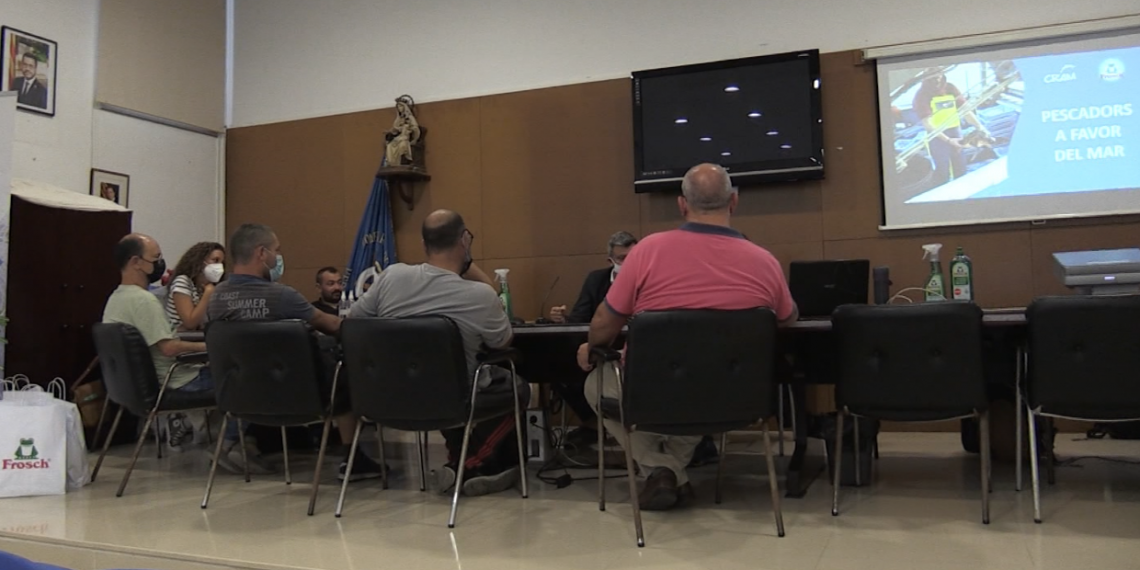Els pescadors d’arrossegament de la Ràpita reben formació per prevenir la pesca accidental de tortugues