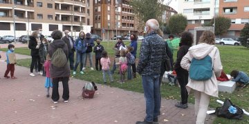 Unes 50 persones participen en una concentració pel clima i les ciutats sostenibles