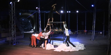 Nilak tanca les portes de la carpa itinerant amb un èxit rotund