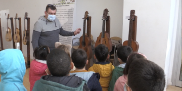 Tivenys acull una exposició sobre el llenguatge coreicomusical del passat