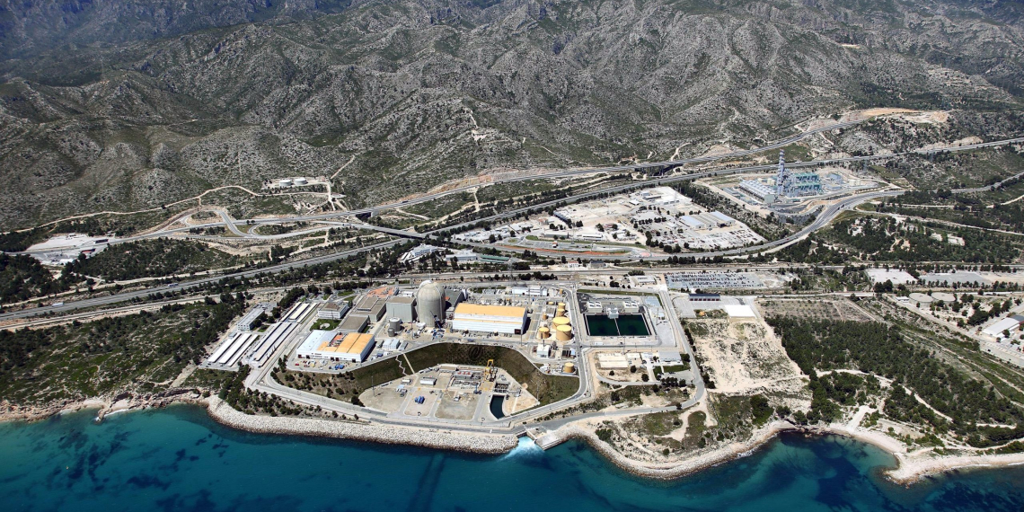 Localitats de l’entorn de Vandellòs I reclamen reconvertir l’antiga nuclear en un centre de protonteràpia