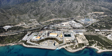 Localitats de l’entorn de Vandellòs I reclamen reconvertir l’antiga nuclear en un centre de protonteràpia