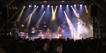 El concert solidari de #MonSortirem s’omple de gom a gom