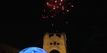 S’il·lumina el Pont Penjant amb l’enllumenat renovat