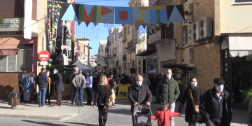 Una cinquantena de comerços i artesans participen en el 23è Mercat de Santa Llúcia d’Amposta