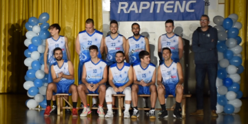 Posada de llarg dels equips del Club Bàsquet Rapitenc dels Alfacs per aquesta temporada