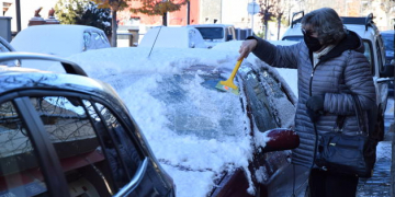 Alerta per fort vent a Catalunya i nevada abundant al Pirineu que baixarà a 800 metres