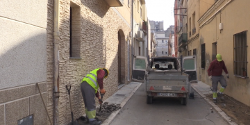 Nova actuació al barri de Ferreries, amb la millora de les voreres dels carrers Amor i Pina