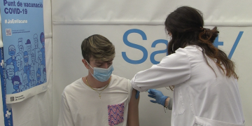 Un total de 153 persones passen pels punts de vacunació habilitats sense cita a Tortosa i Amposta