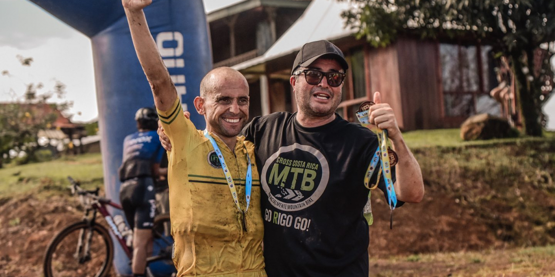 Josep Betalú guanya el Cross de Costa Rica MTB, gràcies a una tercera etapa èpica