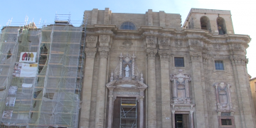 Últims treballs per restaurar la façana de la Catedral de Tortosa