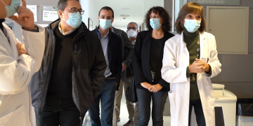 La directora del CatSalut visita els hospitals de Móra d’Ebre i Amposta