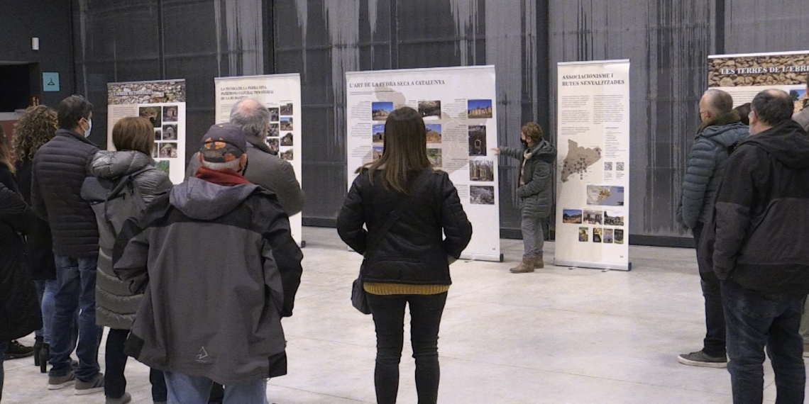 Campredó estrena una exposició de pedra seca que reivindica aquest patrimoni cultural