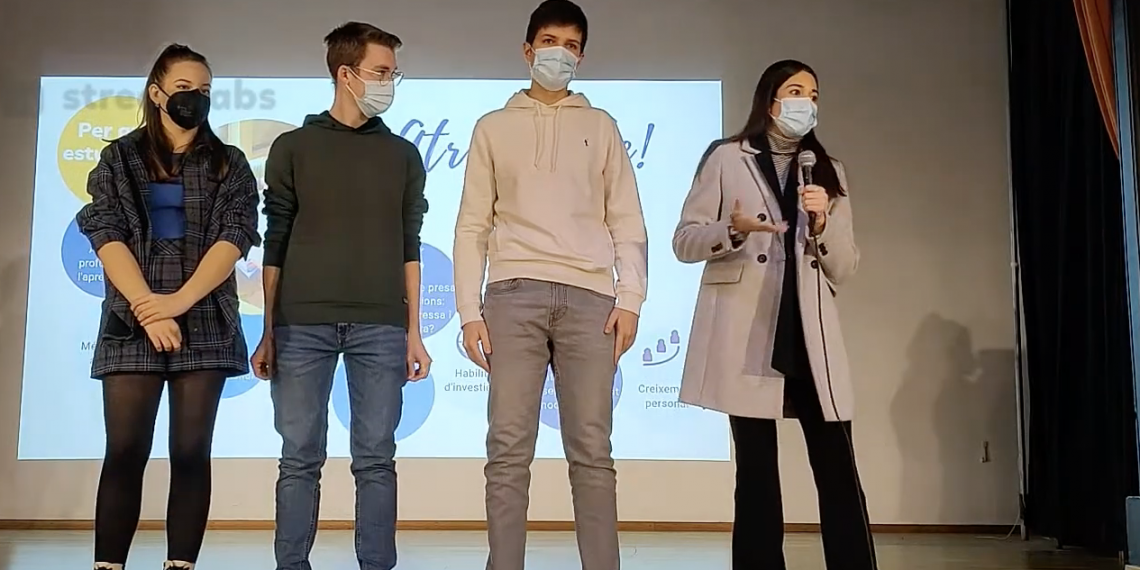 L’Institut Dertosa dona a conèixer el Batxillerat Internacional amb la primera promoció